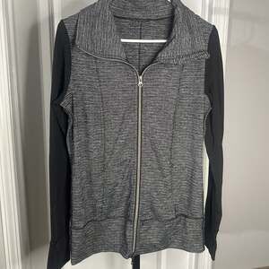 Lululemon Daily Yoga Jacket Denim Polar Haze / Black Full Zip size 6